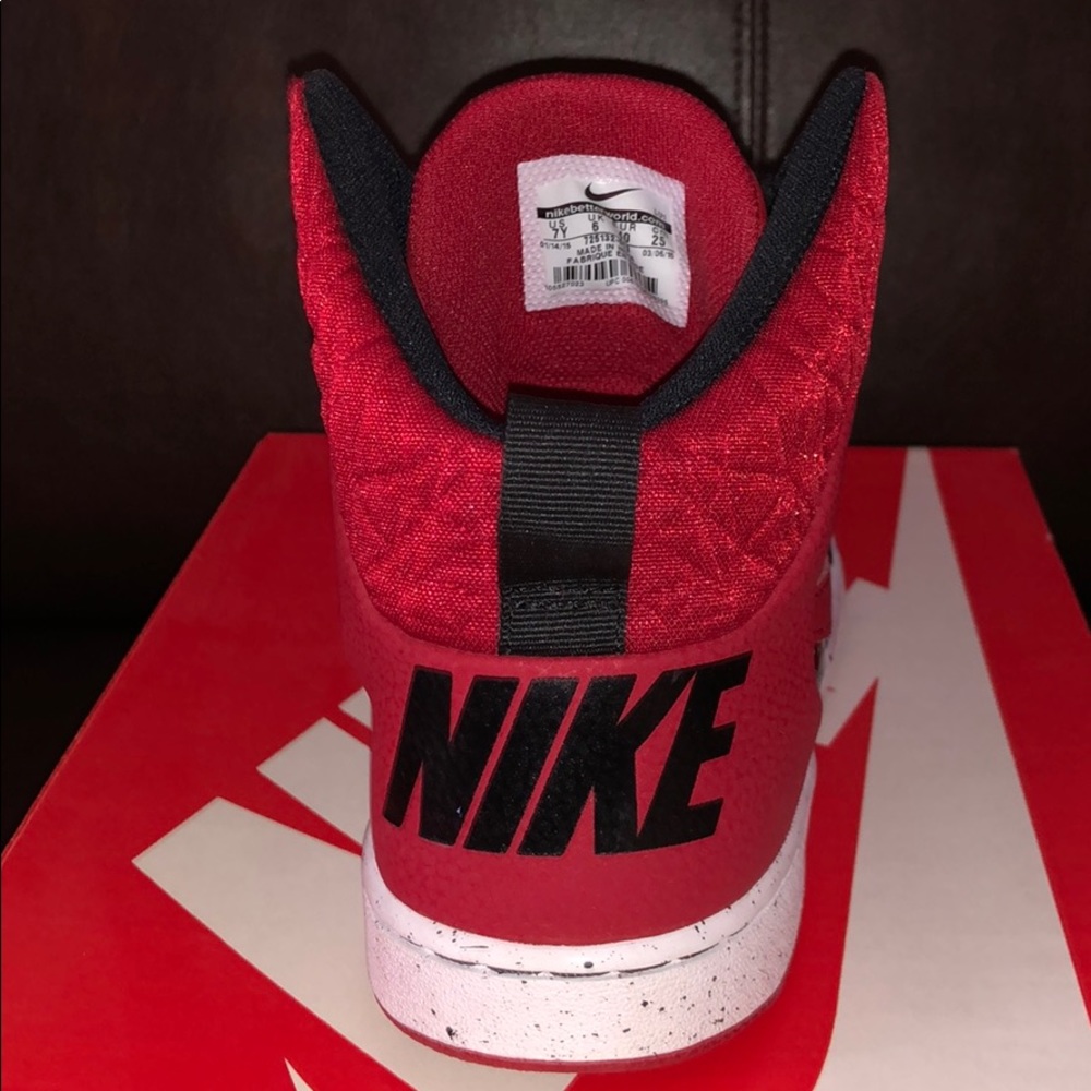 sneakers - Picture 3 of 3